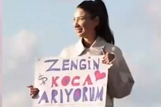 1761129-zengin-koca-ariyorum-dedi-pankart-acti-6723607f790b8.jpg