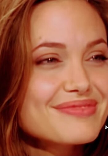 Screenshot_20260605_233608_YouTube.jpg