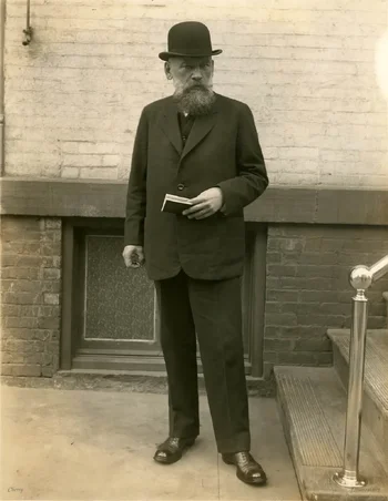 Son-of-Leo-Tolstoy-Count-Lev-Nikolayevich-Tolstoy-Leo-Tolstoi-Russian-writer-holding-a-book-i...webp Son-of-Leo-Tolstoy-Count-Lev-Nikolayevich-Tolstoy-Leo-Tolstoi-Russian-writer-holding-a-book-i...webp