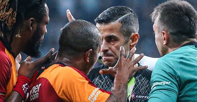 mete-kalkavan-in-galatasaray-karnesi_21f8b.jpg mete-kalkavan-in-galatasaray-karnesi_21f8b.jpg